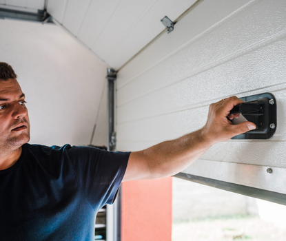 Emergency Garage Door Repair 1